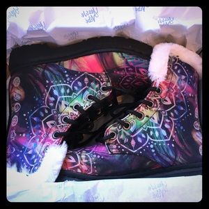 Yeswevibe winter boots NEW